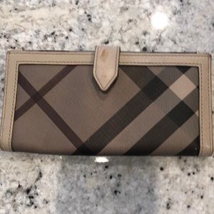 Burberry wallet